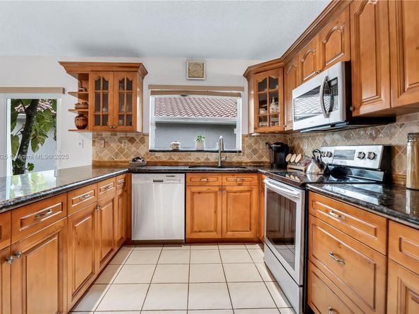 1181 NW 173rd Ave, Pembroke Pines FL 33029