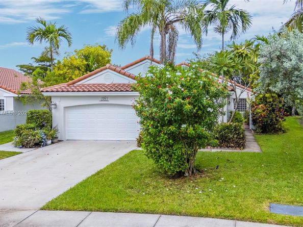 1181 NW 173rd Ave, Pembroke Pines FL 33029