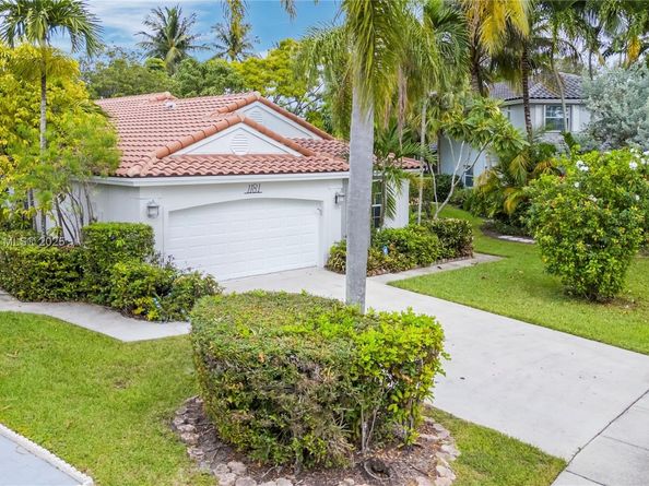 1181 NW 173rd Ave, Pembroke Pines FL 33029