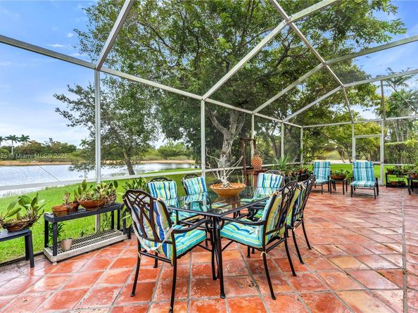 1181 NW 173rd Ave, Pembroke Pines FL 33029