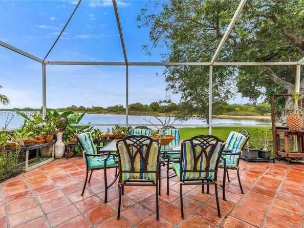 1181 NW 173rd Ave, Pembroke Pines FL 33029