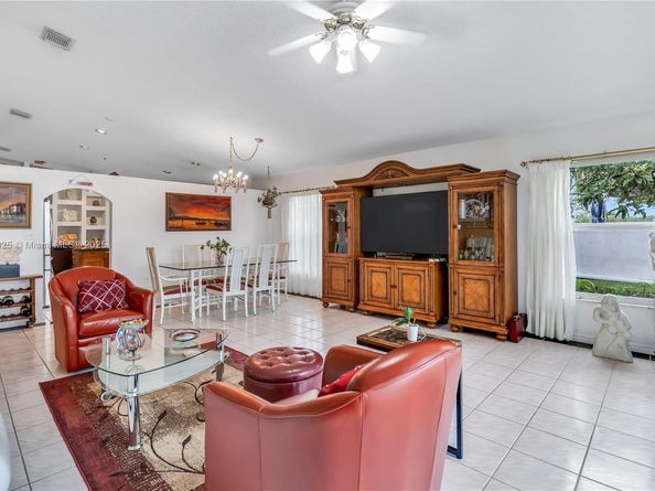 1181 NW 173rd Ave, Pembroke Pines FL 33029