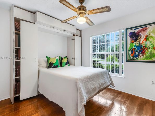 1181 NW 173rd Ave, Pembroke Pines FL 33029