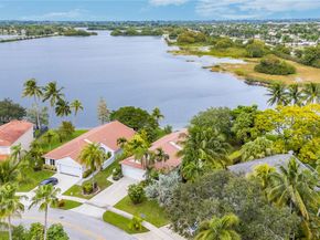 1181 NW 173rd Ave, Pembroke Pines FL 33029