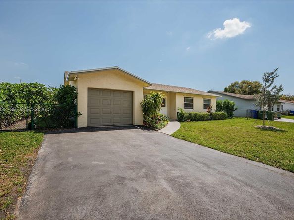 401 NW 83rd Way, Pembroke Pines FL 33024