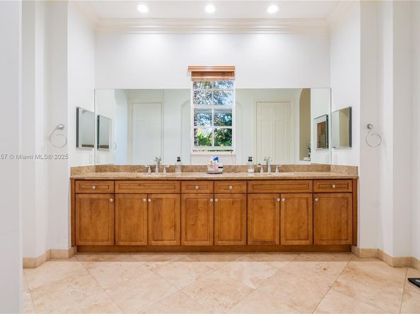12008 NW 69th Ct, Parkland FL 33076