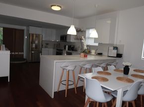 1940 NW 27th St, Miami FL 33142