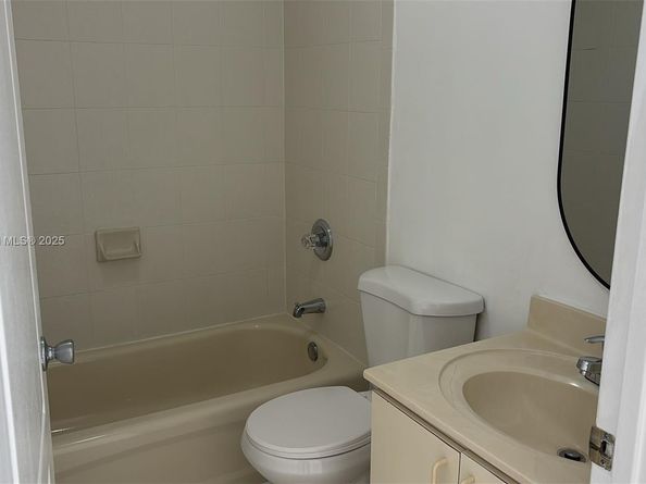 7382 SW 152nd Ave 206, Miami FL 33193