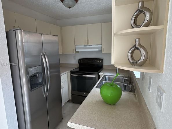 7382 SW 152nd Ave 206, Miami FL 33193