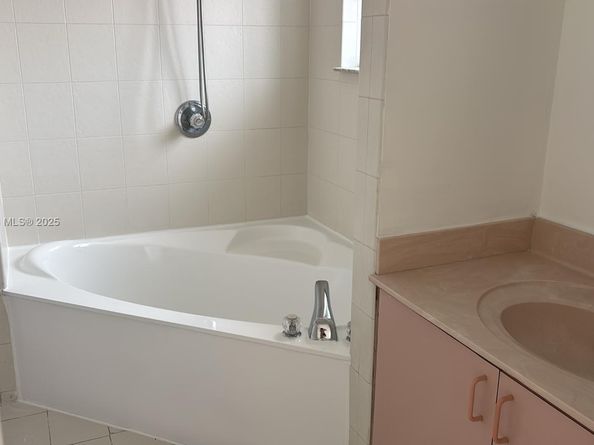 7382 SW 152nd Ave 206, Miami FL 33193
