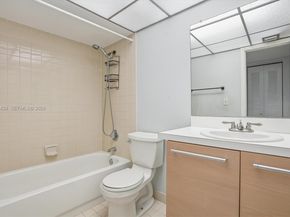 1410 Sheridan St 8i, Hollywood FL 33020