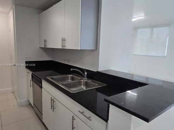 1871 NW S River Dr 1506, Miami FL 33125