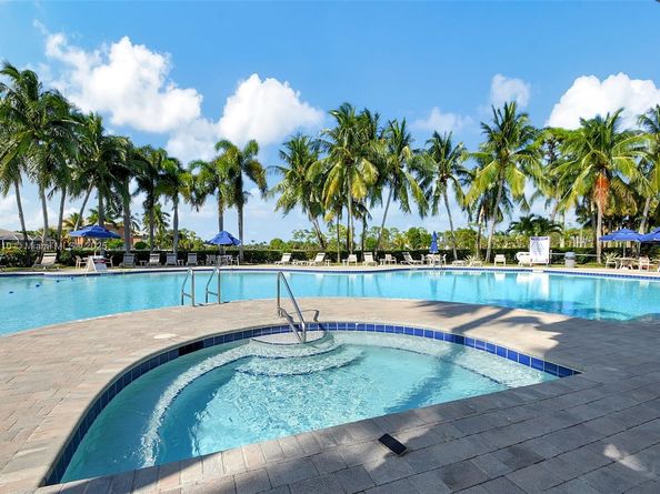 1579 Briar Oak Dr, Royal Palm Beach FL 33411