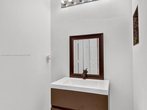 1579 Briar Oak Dr, Royal Palm Beach FL 33411