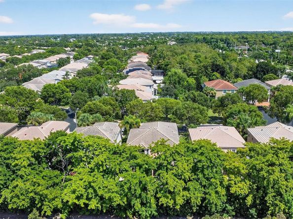 1579 Briar Oak Dr, Royal Palm Beach FL 33411