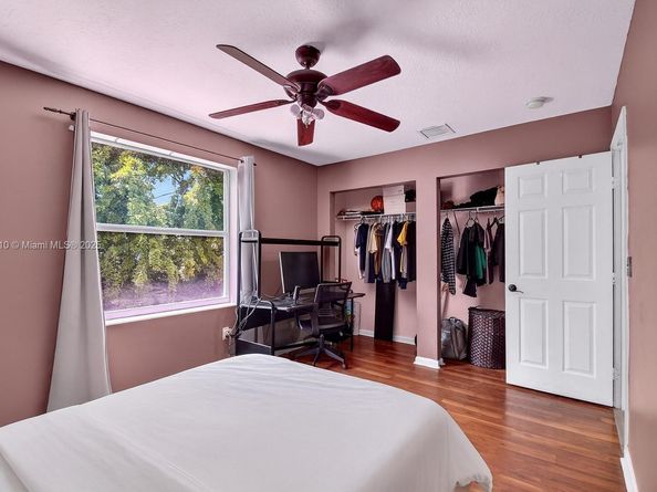 1579 Briar Oak Dr, Royal Palm Beach FL 33411