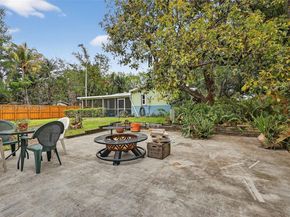 2006 N 38th Ave, Hollywood FL 33021