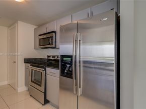 1871 NW S River Dr 802, Miami FL 33125