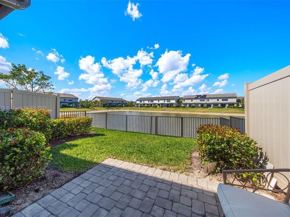 2193 Appleton Circle, Oakland Park FL 33309