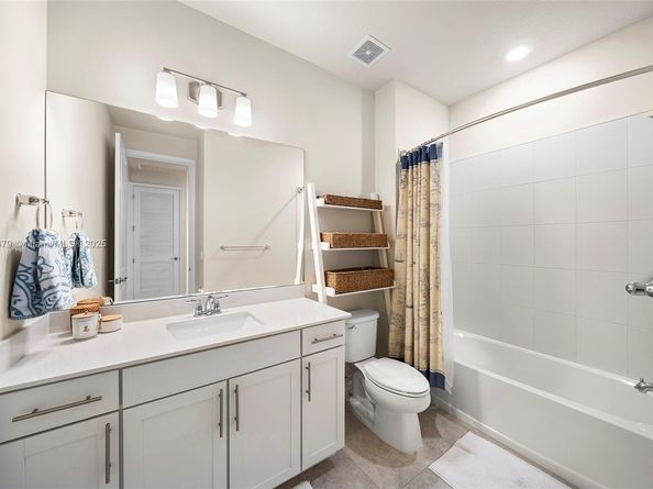 2193 Appleton Circle, Oakland Park FL 33309