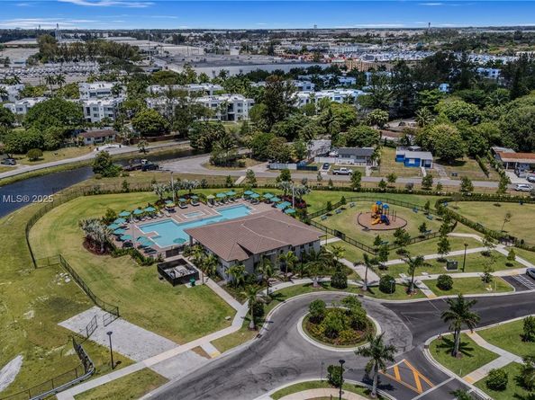 12130 NW 23rd Ct, Miami FL 33167