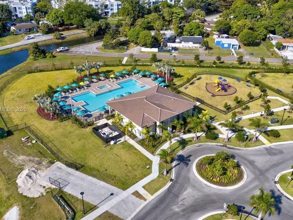 12130 NW 23rd Ct, Miami FL 33167