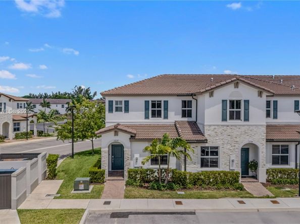 12130 NW 23rd Ct, Miami FL 33167