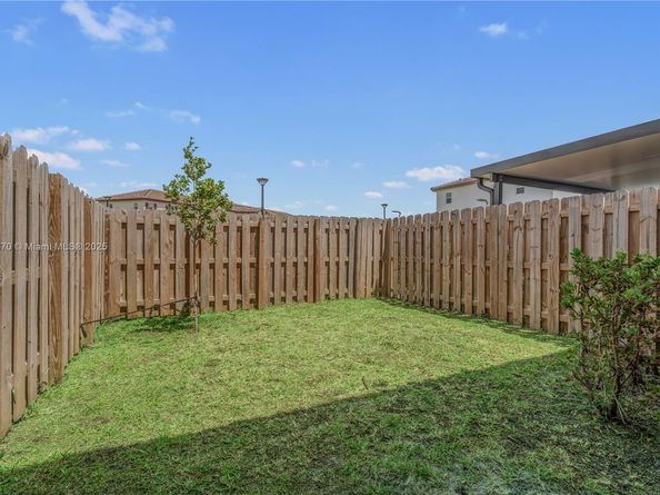 12130 NW 23rd Ct, Miami FL 33167