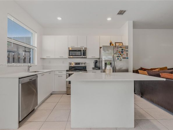 12130 NW 23rd Ct, Miami FL 33167