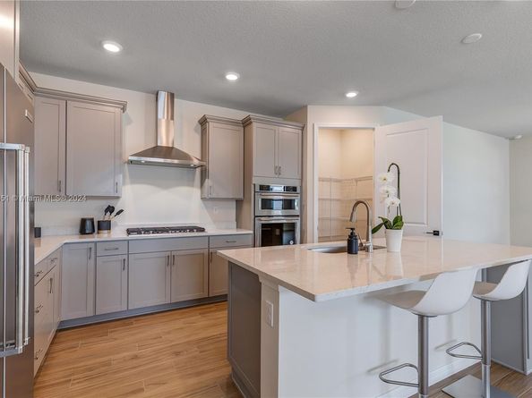 4431 Gramercy Dr, Oakland Park FL 33309