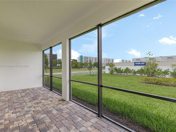 4431 Gramercy Dr, Oakland Park FL 33309