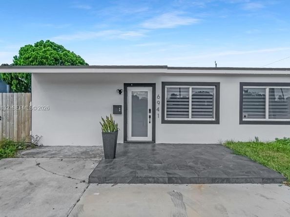 6941 Sheridan St, Hollywood FL 33024