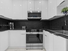 6941 Sheridan St, Hollywood FL 33024