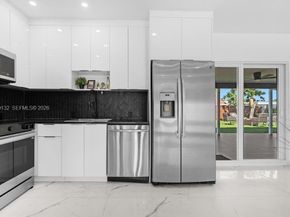 6941 Sheridan St, Hollywood FL 33024