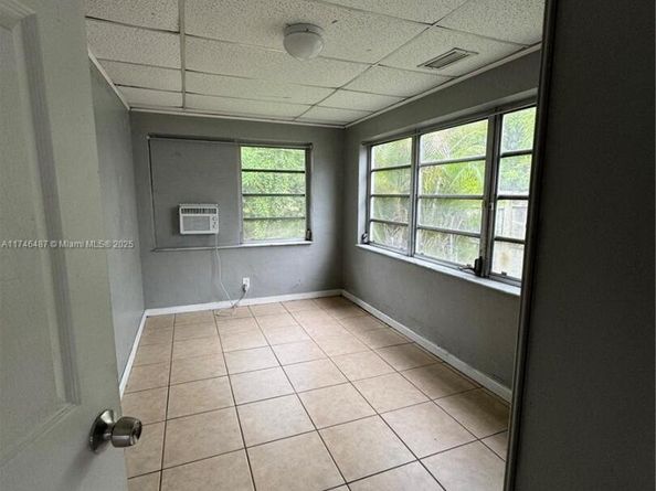 1209 NW 19th Ave, Fort Lauderdale FL 33311