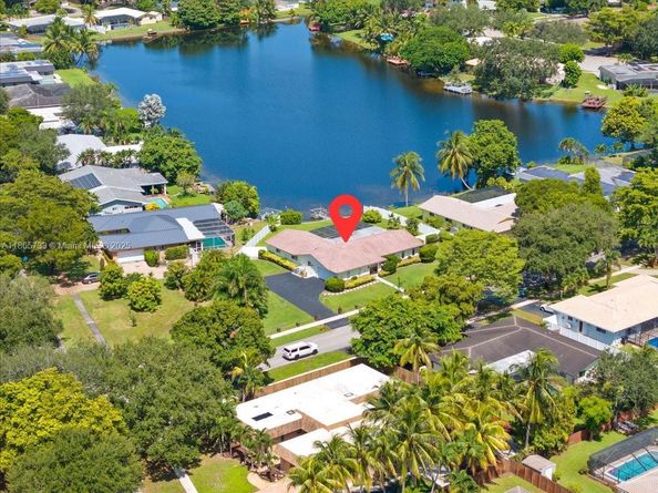 6581 SW 20th Ct, Plantation FL 33317