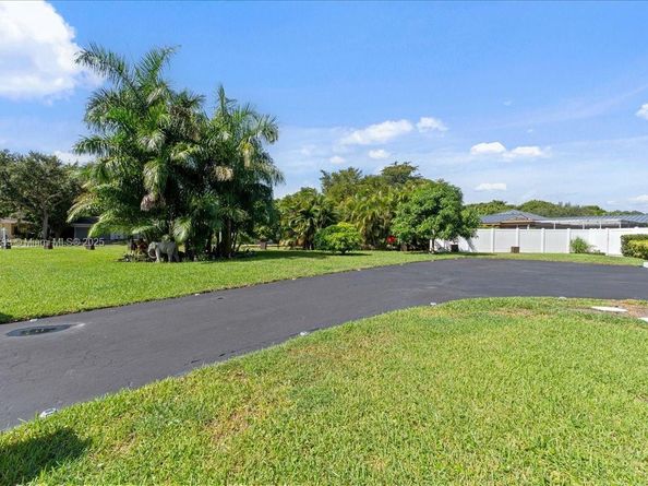 6581 SW 20th Ct, Plantation FL 33317