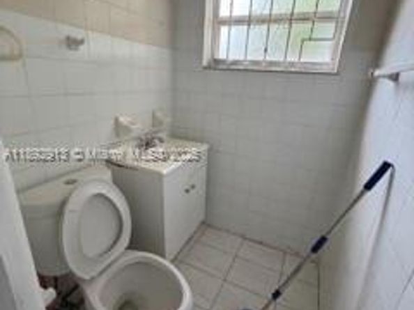 130 NW 124th St, North Miami FL 33168