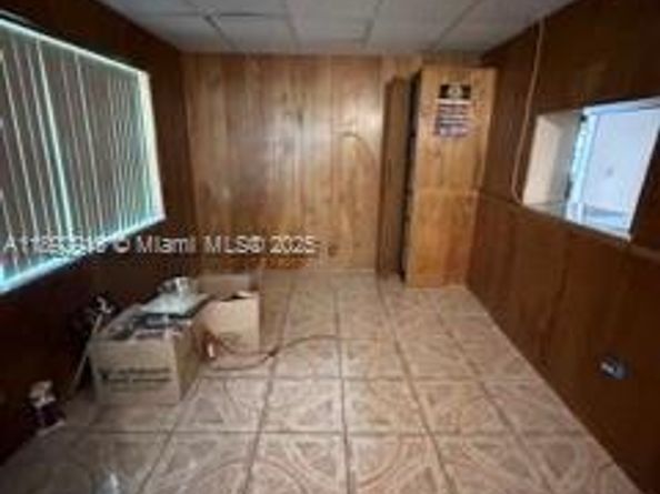 130 NW 124th St, North Miami FL 33168