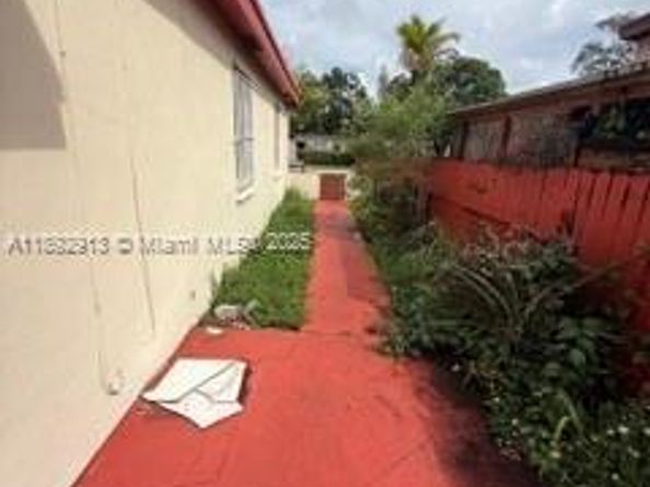 130 NW 124th St, North Miami FL 33168