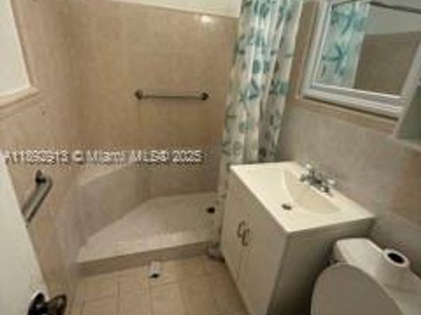130 NW 124th St, North Miami FL 33168