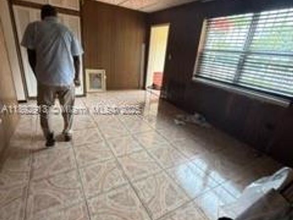 130 NW 124th St, North Miami FL 33168