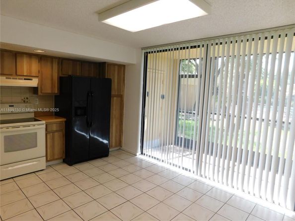 8005 SW 107 Av 118, Miami FL 33173