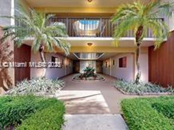 8005 SW 107 Av 118, Miami FL 33173