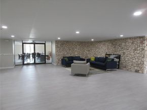8005 SW 107 Av 118, Miami FL 33173