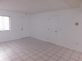 8005 SW 107 Av 118, Miami FL 33173