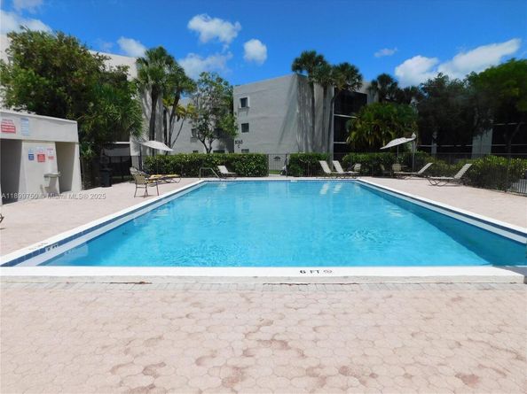 8005 SW 107 Av 118, Miami FL 33173