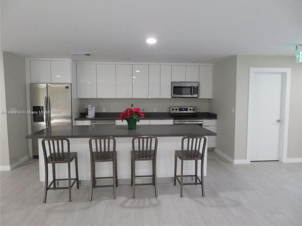 8005 SW 107 Av 118, Miami FL 33173