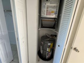 8585 NW 6th Ln 9208, Miami FL 33126