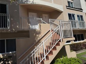 8585 NW 6th Ln 9208, Miami FL 33126